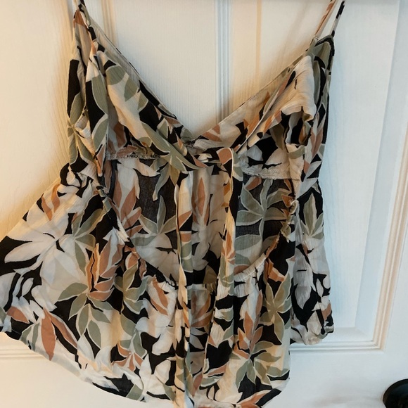 Volcom Multicolor Leaf Pattern top - Picture 3 of 6